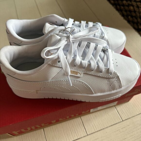 Womens Puma sneakers NIB 6.5 - Picture 1 of 3
